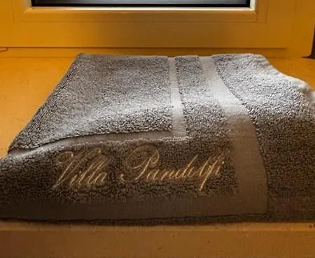 Pandolfi بيت ضيافة *